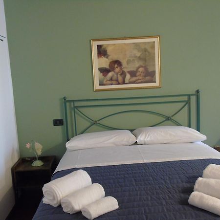Tasi Apartaments Cento  Bagian luar foto
