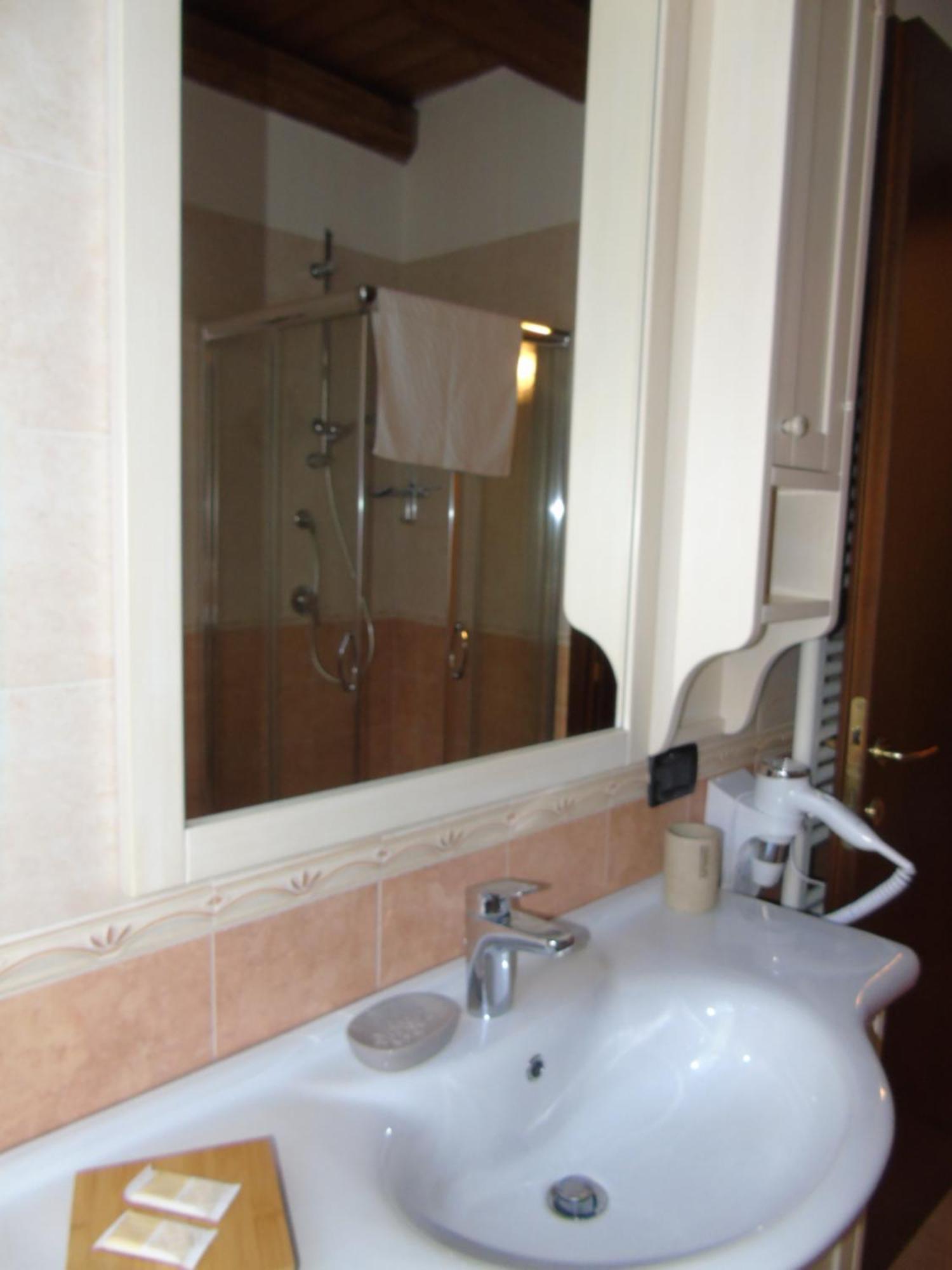 Tasi Apartaments Cento  Bagian luar foto