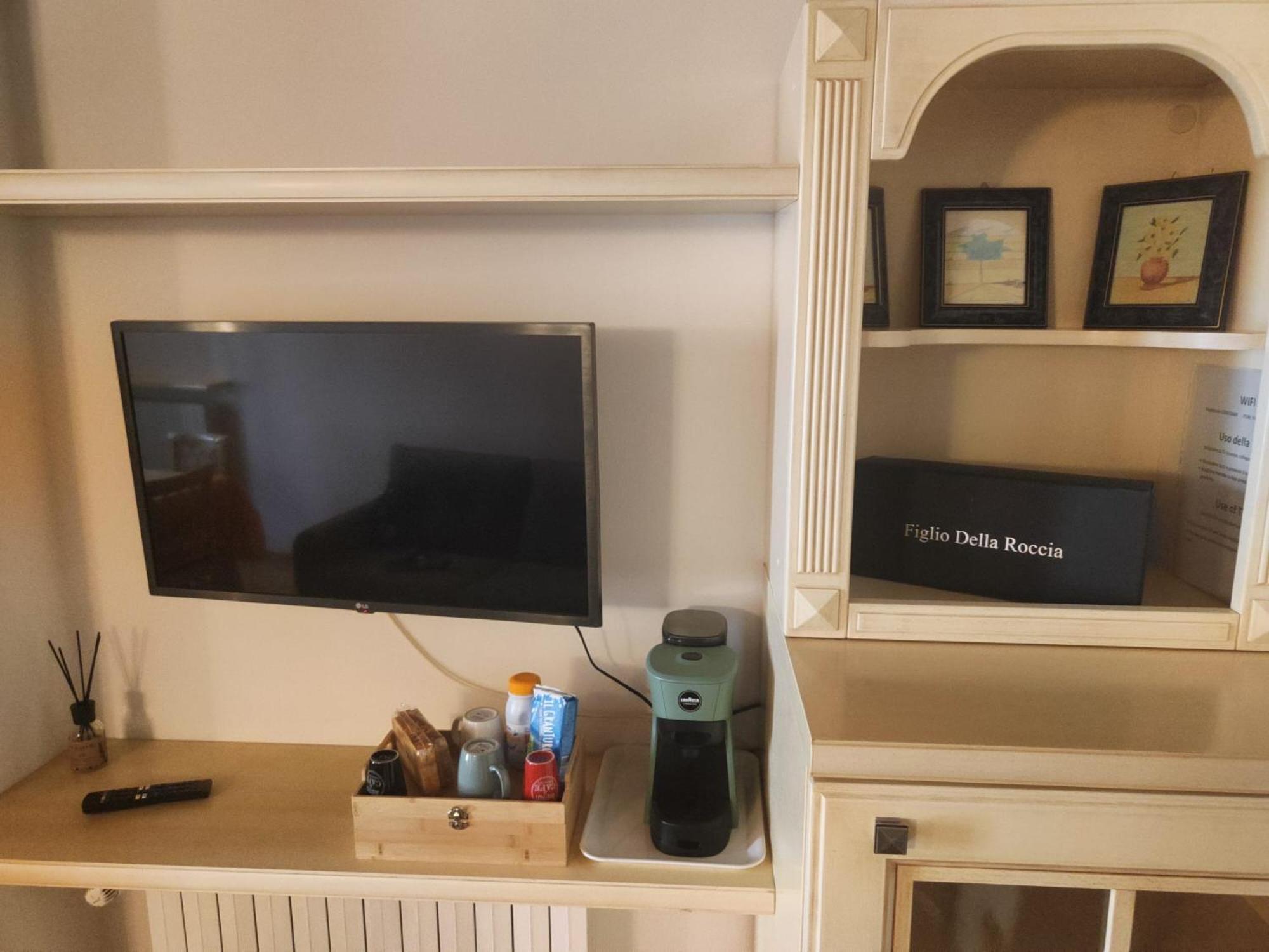Tasi Apartaments Cento  Bagian luar foto